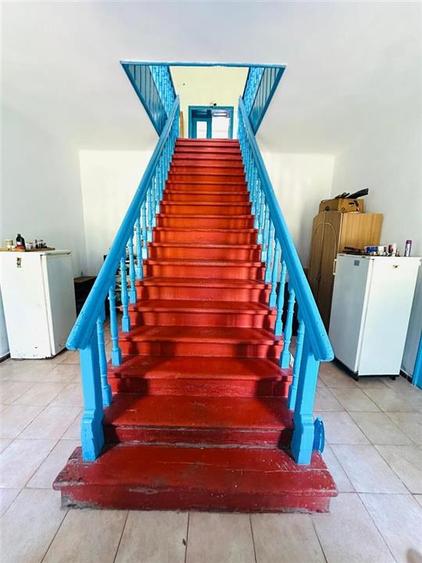 Casă individuală cu 11 camere cu Canalizare în 1 Mai
