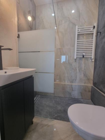 Apartament cu 2 camere semidecomandat, mobilat în Dacia