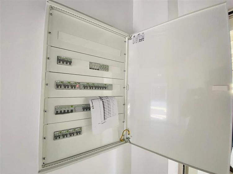 Spațiu industrial, de 1,250 mp, în Exterior Vest