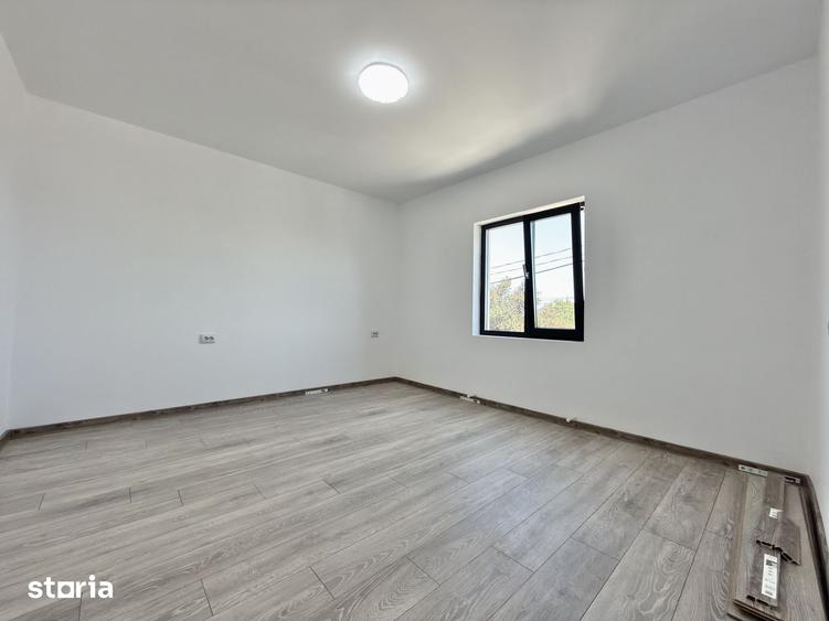 Casă cu 5 camere cu Teren 500 Mp în Central
