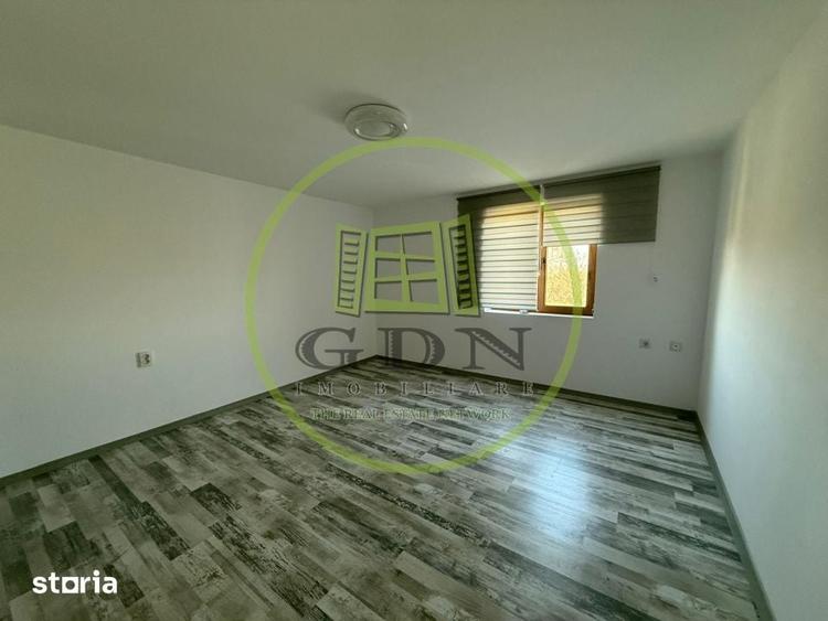 Casă cu 5 camere cu Teren 1175 Mp în Șimnicu de Sus