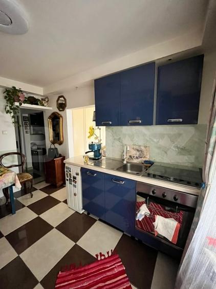 Apartament cu 3 camere decomandat, mobilat în Sud