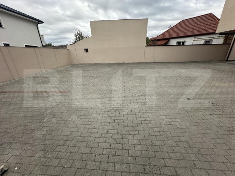 Apartament cu 3 camere semidecomandat în Aurel Vlaicu