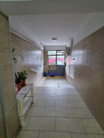 Apartament cu 4 camere decomandat în Pantelimon