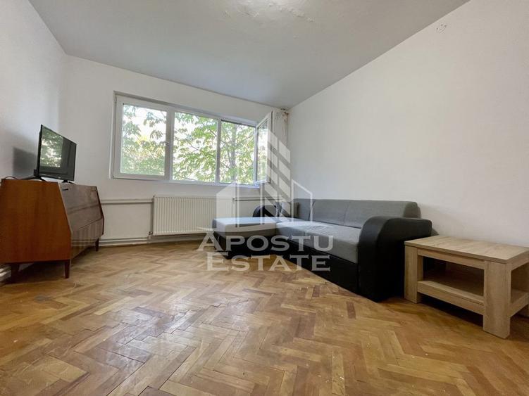 Apartament cu 3 camere nedecomandat, mobilat în Șagului
