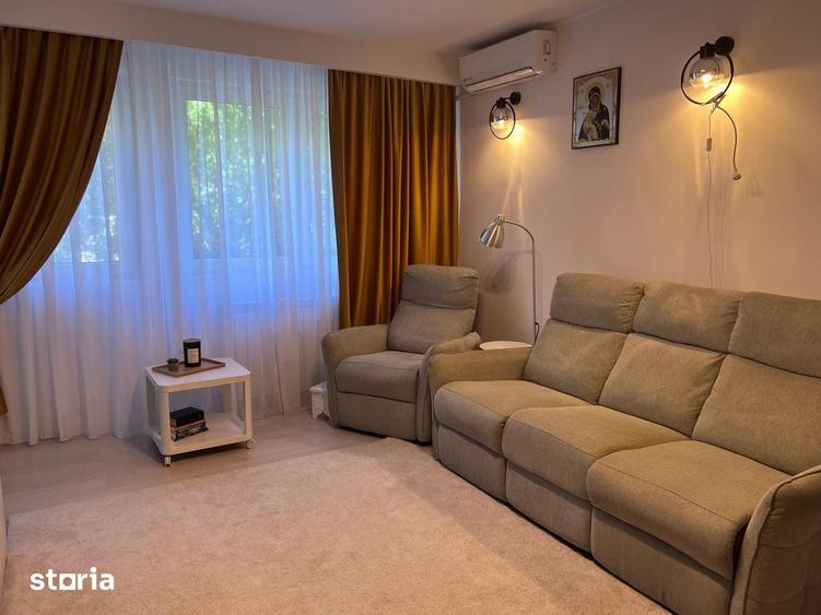 Apartament cu 3 camere semidecomandat în Titan