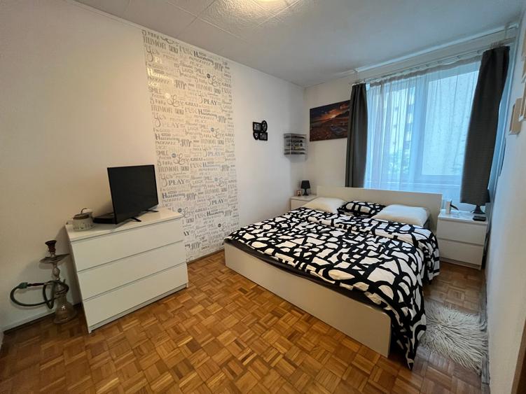 Apartament cu 3 camere semidecomandat, mobilat în Tractorul