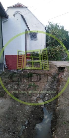 Casă individuală cu 5 camere cu Canalizare în Ludoș