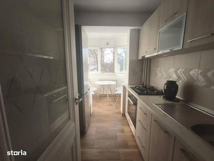 Apartament cu 3 camere decomandat, mobilat în Titan — fotografia 3