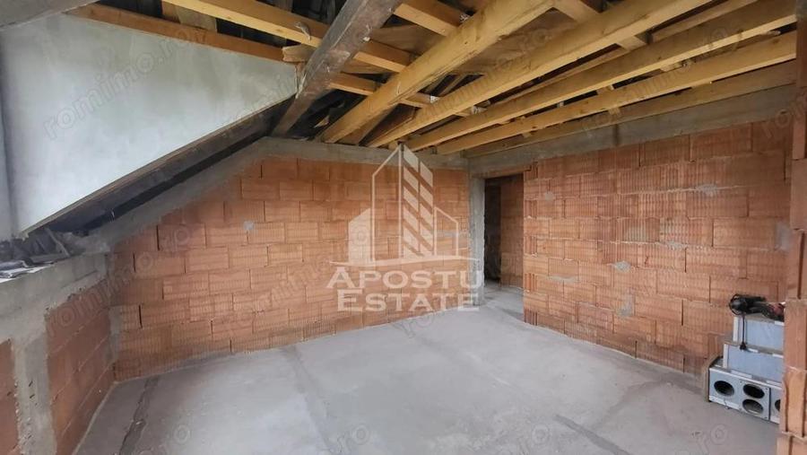 Casă cu 5 camere cu Teren 800 Mp în Giarmata