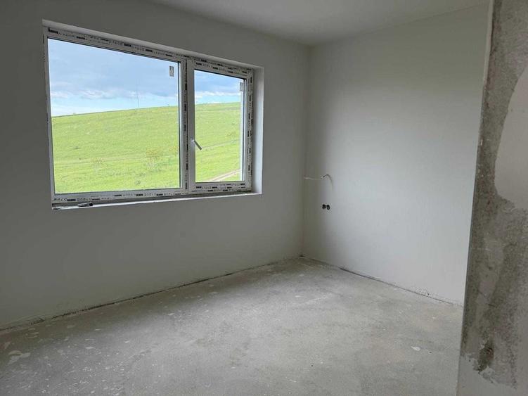Apartament cu 3 camere decomandat în Apahida