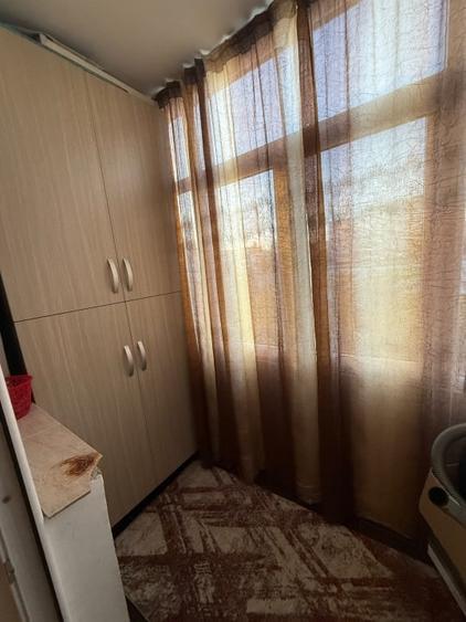 Apartament cu 2 camere semidecomandat, mobilat în Craiovița Nouă