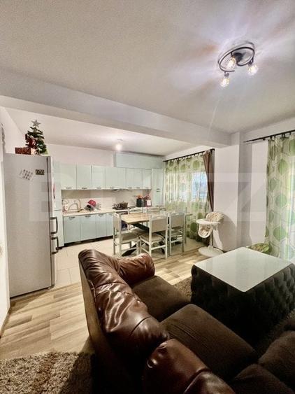 Apartament cu 4 camere semidecomandat, mobilat în Europa