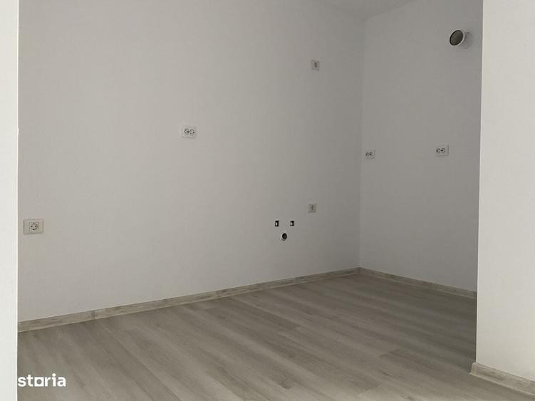 Apartament cu 3 camere decomandat în Valea