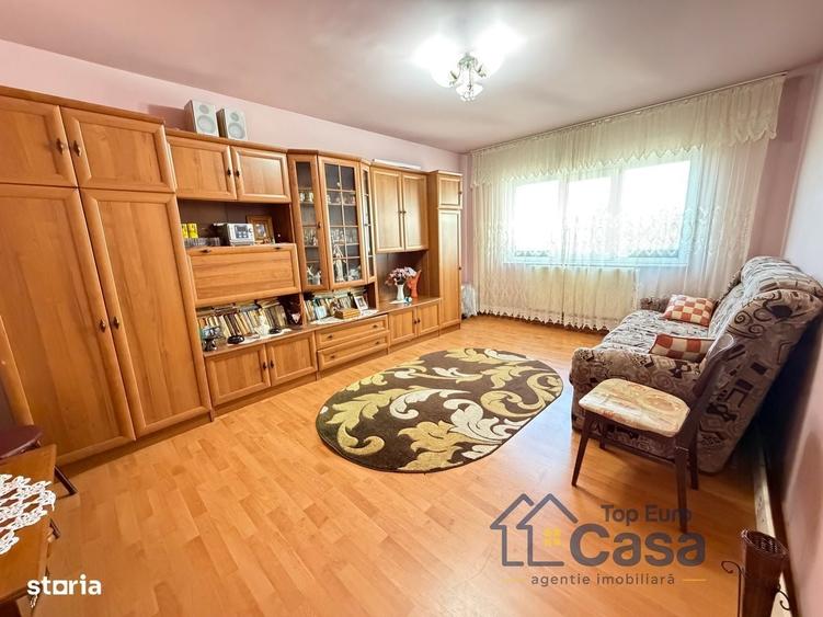 Apartament cu 4 camere decomandat în Central
