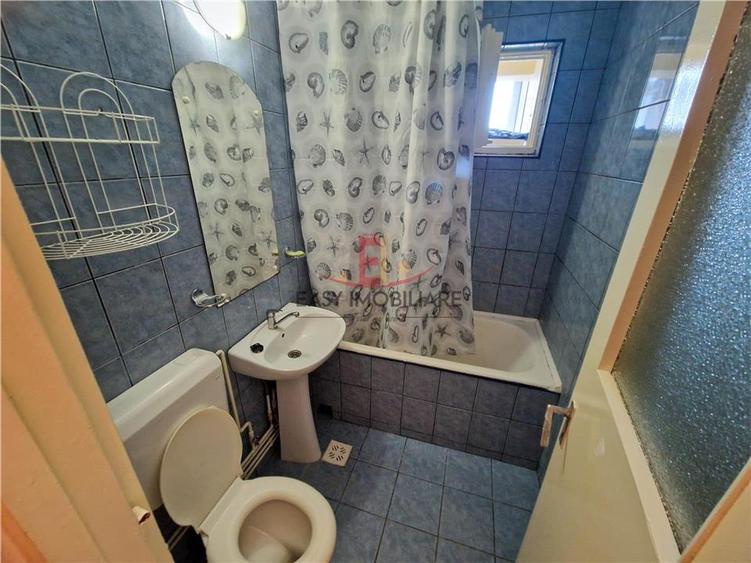 Apartament cu 3 camere decomandat în 7 Noiembrie