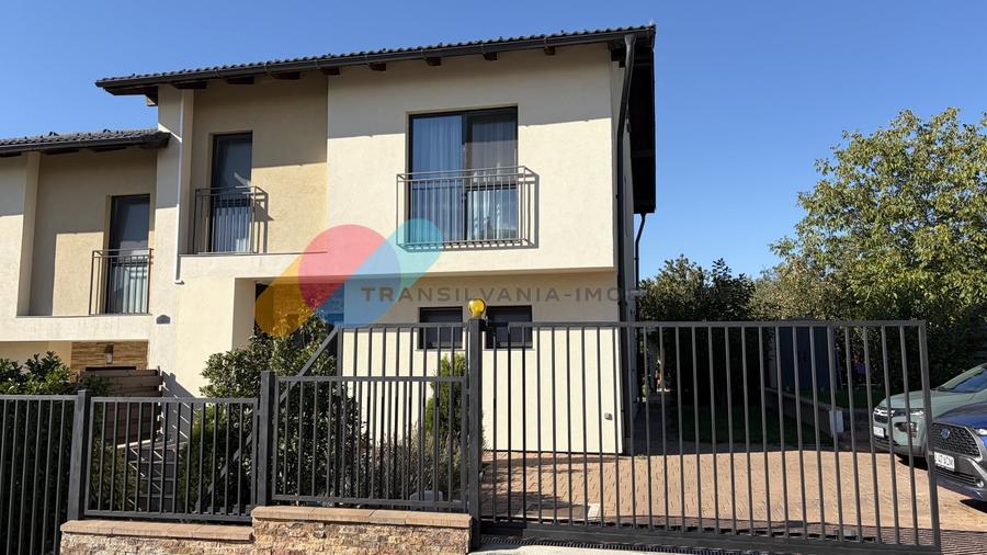Duplex cu 4 camere cu Canalizare în Dâmbul Rotund