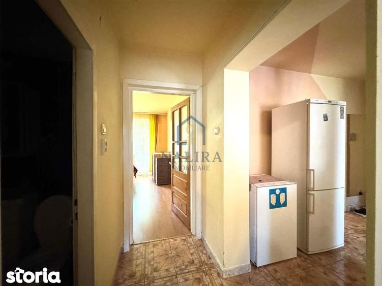 Apartament cu 3 camere decomandat în Săsar