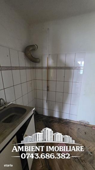 Casă cu 3 camere decomandat în Racova