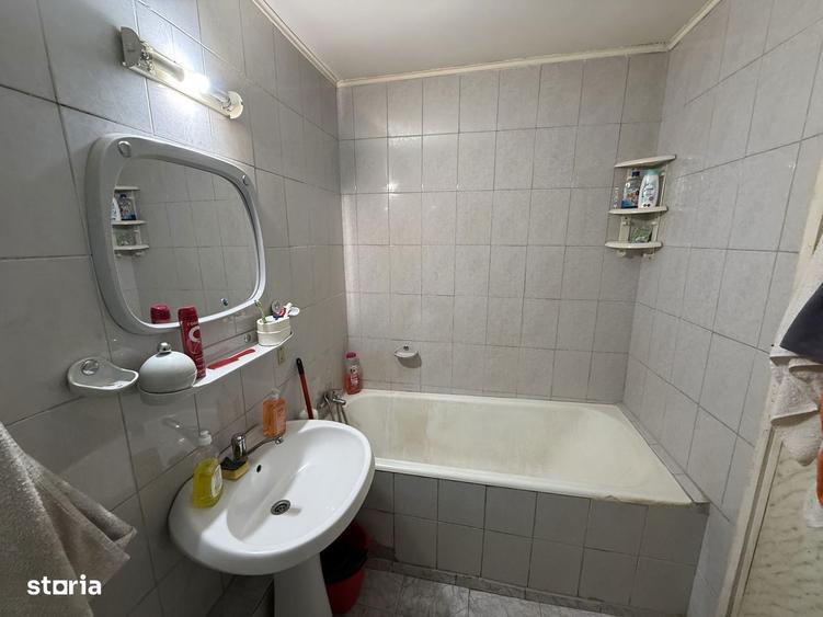 Apartament cu 2 camere decomandat, mobilat în Moinești