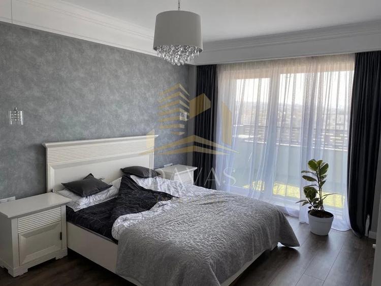 Apartament cu 4 camere semidecomandat, mobilat în Aurel Vlaicu