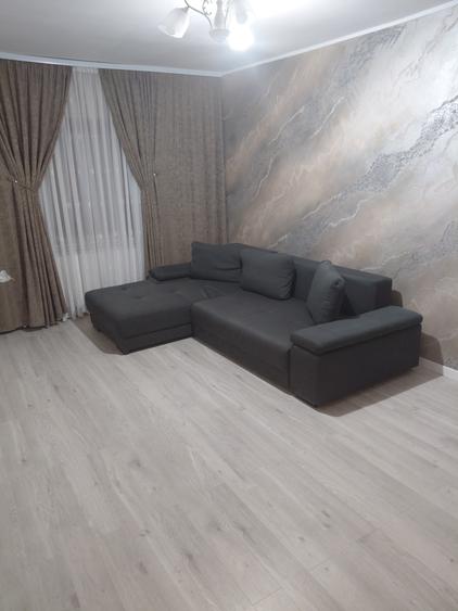 Apartament cu 3 camere decomandat în Siderurgiștilor