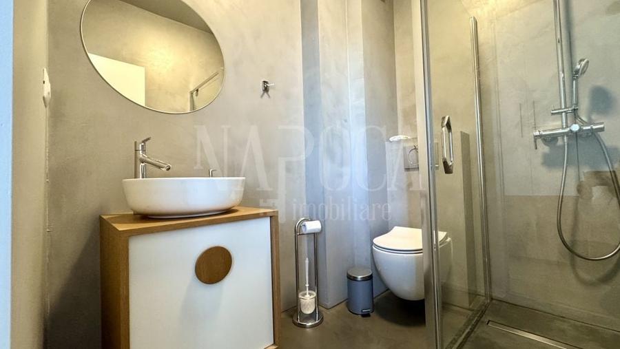 Apartament cu 3 camere semidecomandat în Florești