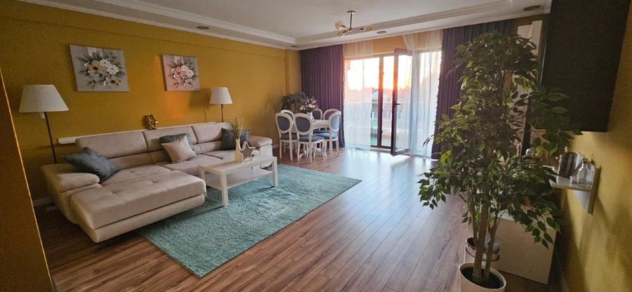 Apartament cu 2 camere, mobilat în Central