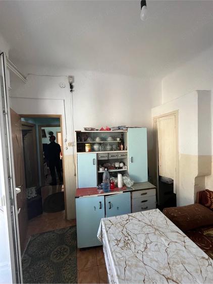 Apartament cu 2 camere decomandat, mobilat în Km 4