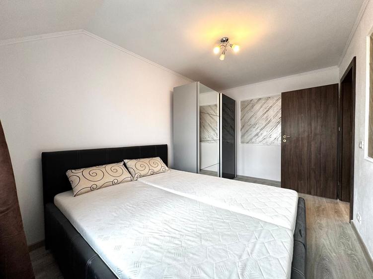 Duplex cu 5 camere cu Canalizare în Dumbrăvița