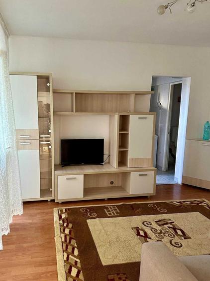 Apartament cu 2 camere semidecomandat în Sebastian