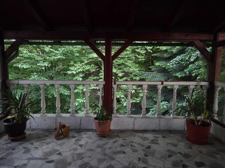 Casă cu 3 camere cu Teren 348 Mp în Exterior Vest