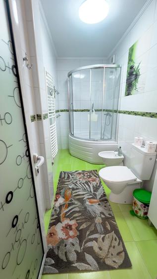 Apartament cu 70 camere semidecomandat în Țiglina 3