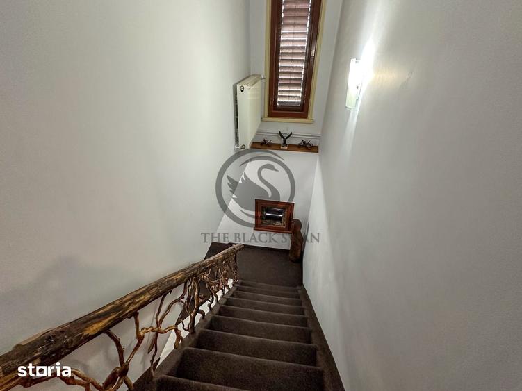 Casă cu 7 camere cu Teren 1436 Mp în Băneasa