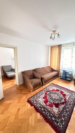 Apartament cu 4 camere decomandat în Săsar
