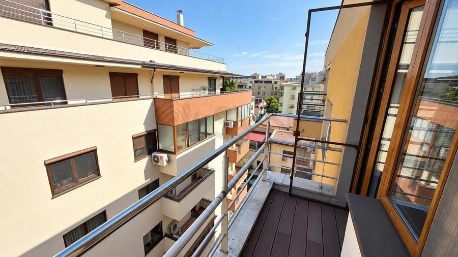 Apartament cu 3 camere semidecomandat, mobilat în Herăstrău