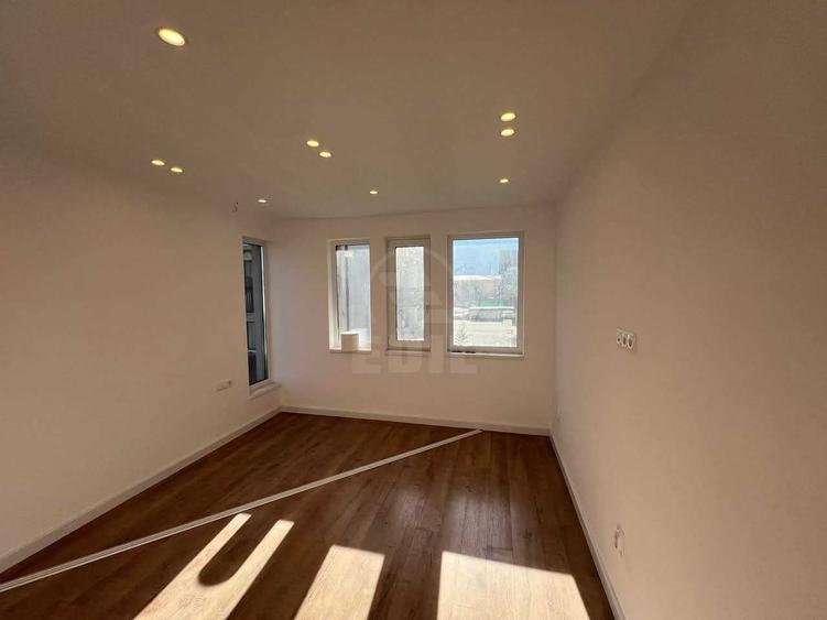 Duplex cu 4 camere cu Canalizare în Florești