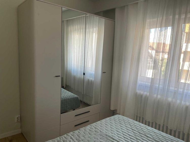 Apartament cu 4 camere decomandat în Lazaret