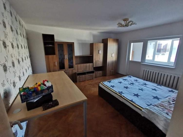 Apartament cu 3 camere decomandat în Mărăști