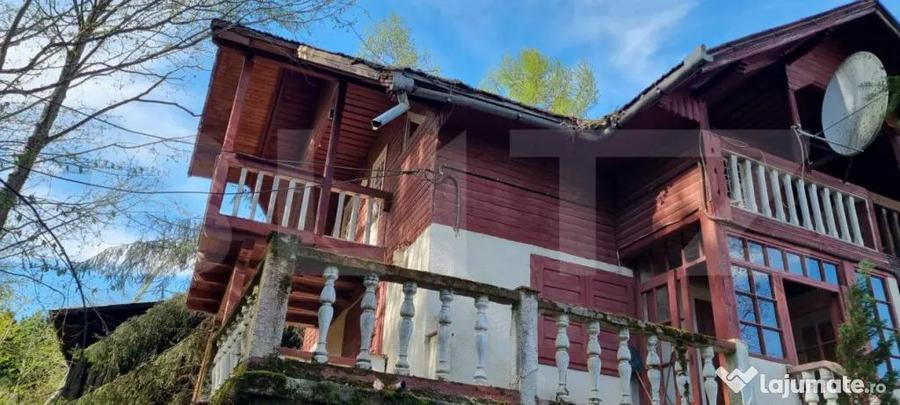 Casă cu 4 camere cu Teren 240 Mp în Central