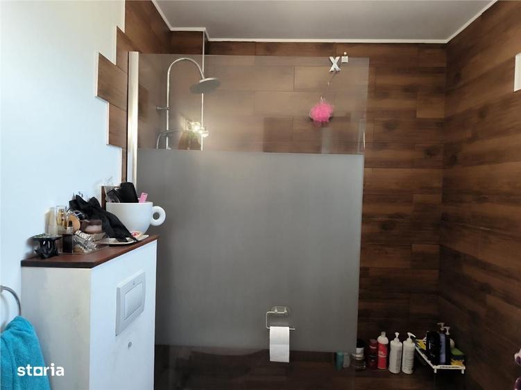 Casă cu 4 camere în Ciorogârla