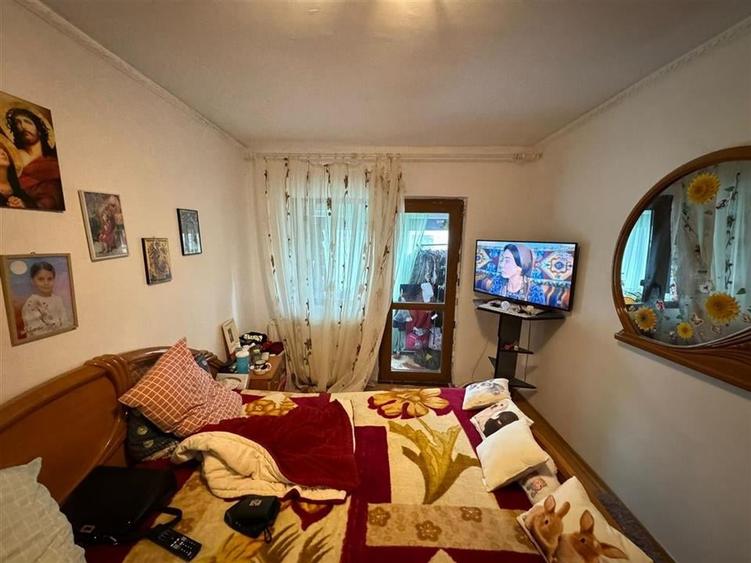 Apartament cu 3 camere decomandat, mobilat în Est