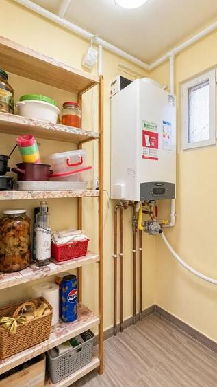 Apartament cu 3 camere semidecomandat în Dâmbovița