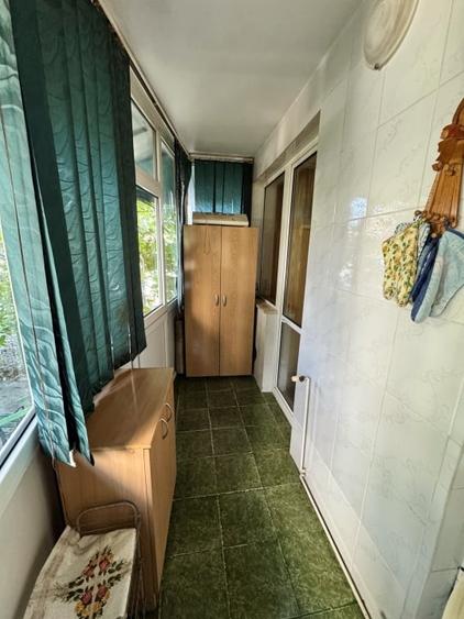 Apartament cu 2 camere decomandat, mobilat în Craiovița Nouă