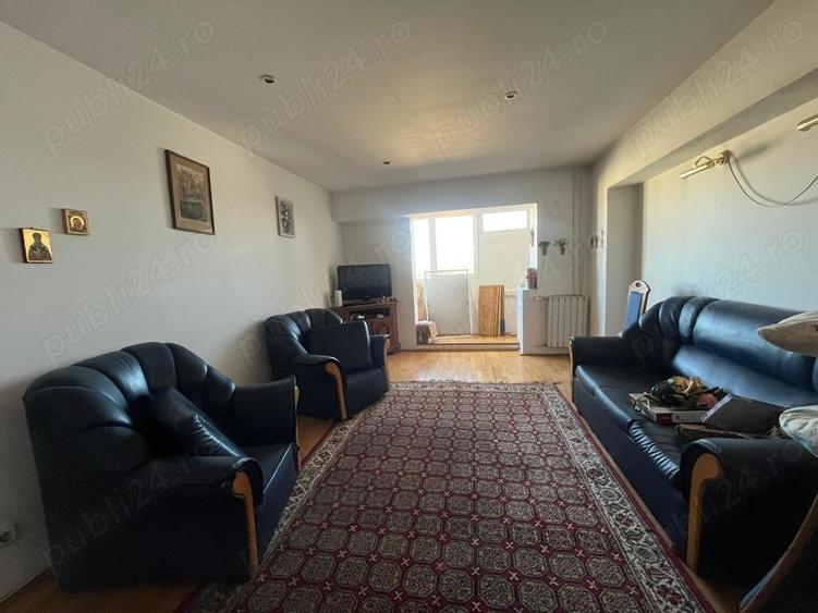 Apartament cu 4 camere decomandat în Fabric