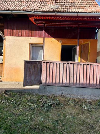 Casă cu 2 camere în Săndulești