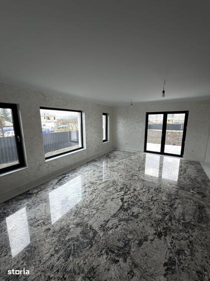 Casă cu 4 camere cu Teren 600 Mp în Central