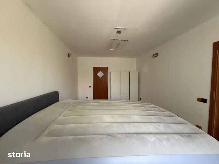 Casă cu 6 camere cu Teren 480 Mp în Banloc