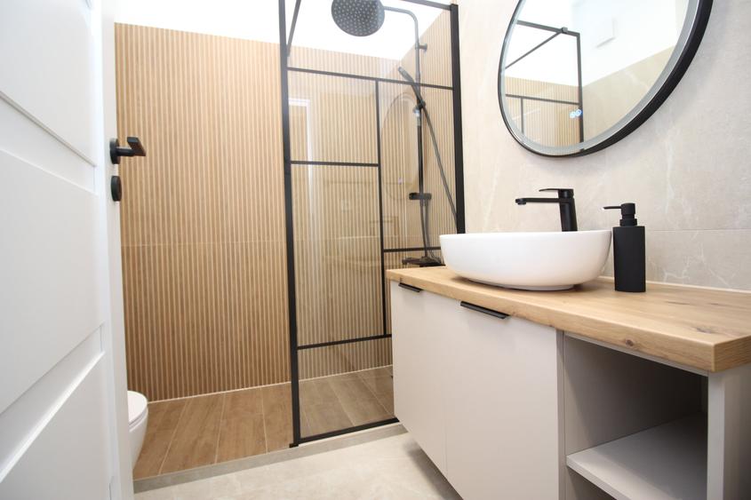 Apartament cu 2 camere decomandat în Drumul Taberei