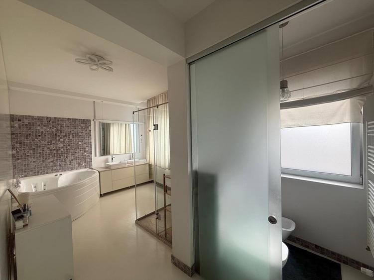 Apartament cu 4 camere în Primăverii